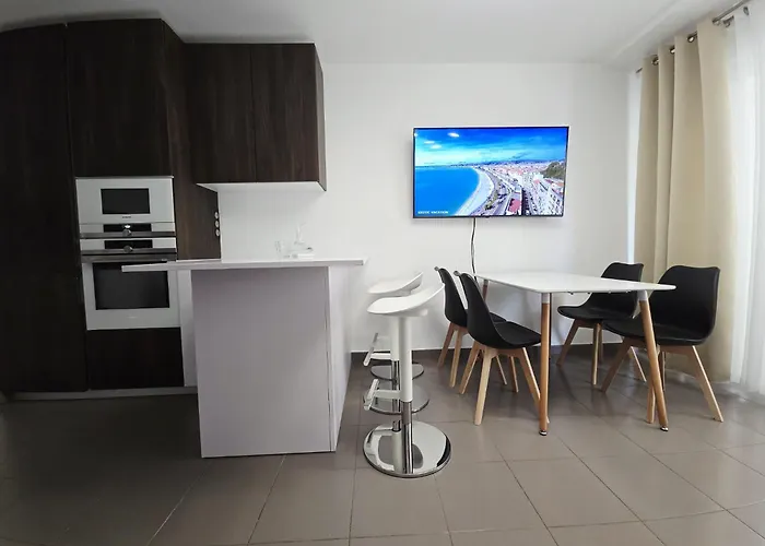 Apartment Riquier 8 *